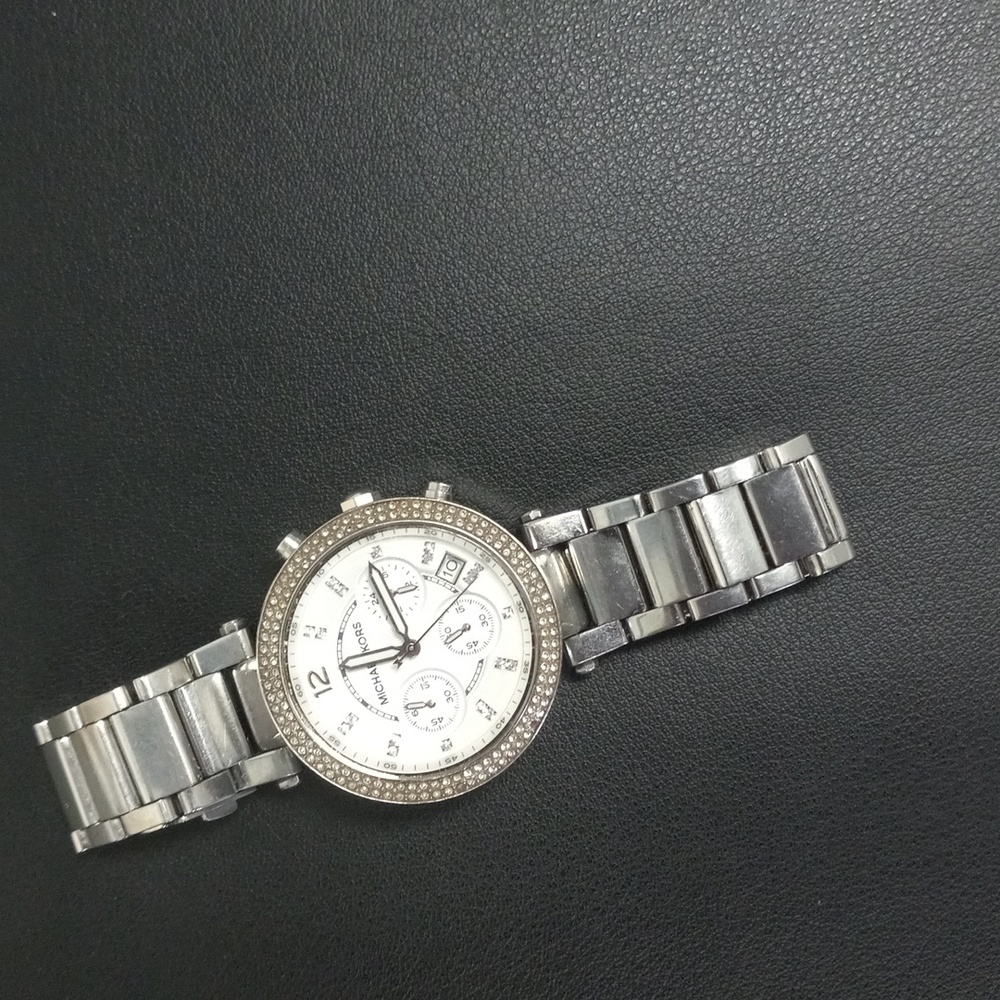Michael Kors Silver Women's Watch - Picture 3 of 7